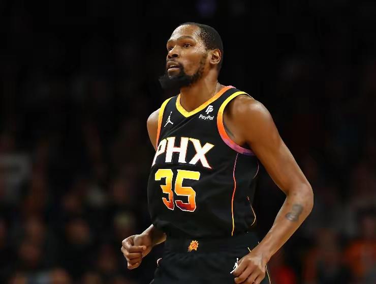 爵士绝杀时刻，官方宣布新规点燃赛场，杜兰特迎来胜利！的简单介绍